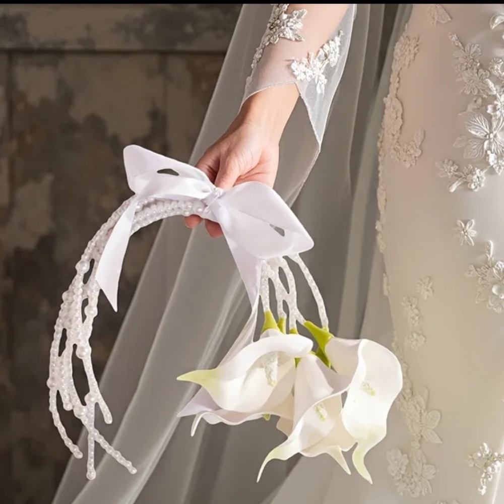 White Calla Lily Handheld Bouquet with Pearl Handle - Wedding Bouquet